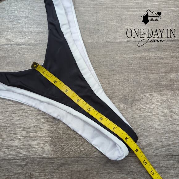 CharmLeaks High Cut Bandeau Thong Bikini Swimsuit Size S - Picture 3 of 4